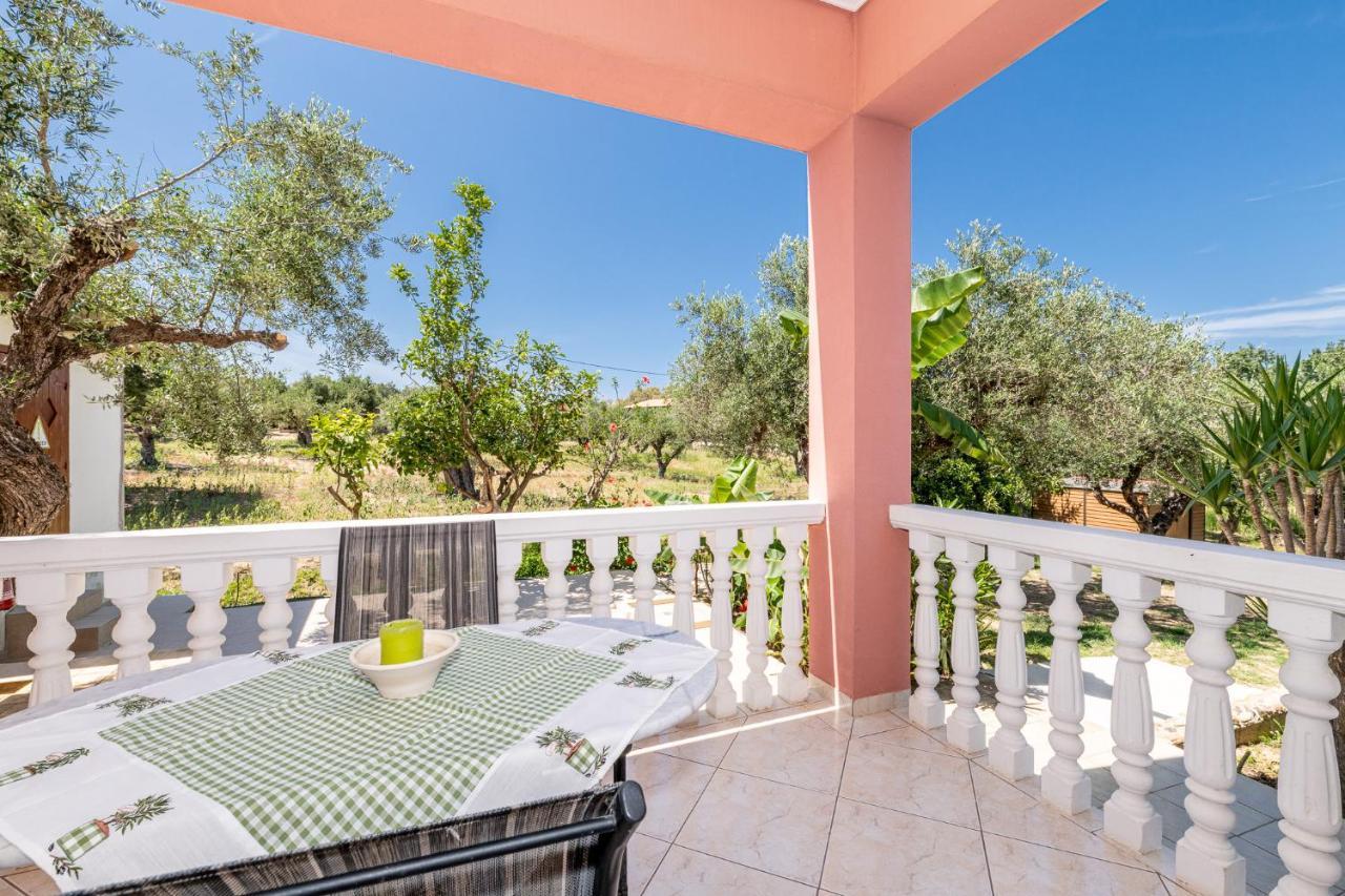 Arazzo Apartments Vasilikí Екстериор снимка